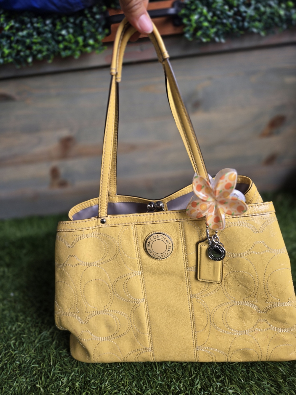 Coach Signature Stitched Patent Leather Kisslock Shoulder Bag.